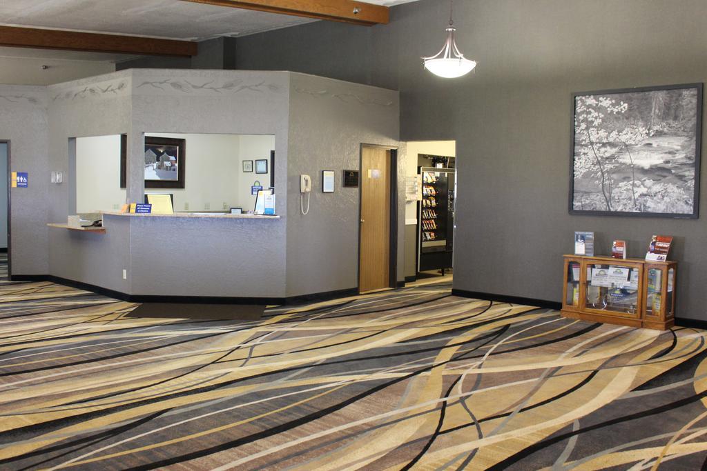 Days Inn By Wyndham Watertown Exterior photo