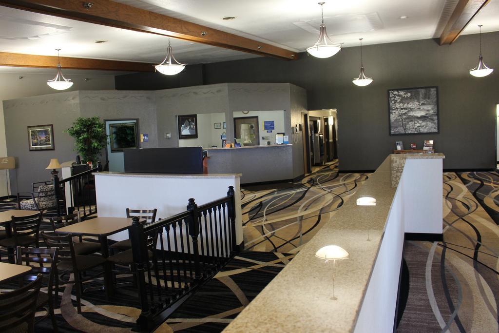 Days Inn By Wyndham Watertown Exterior photo